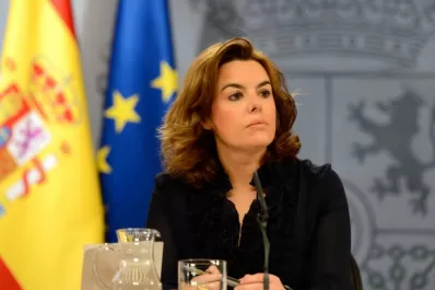 Cataluña, intervenida: la vicepresidenta española Soraya Sáenz de Santamaría asume el mando