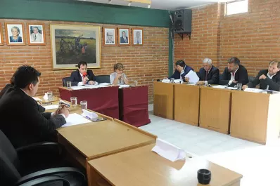 Una sesión reaviva la crisis en Yerba Buena