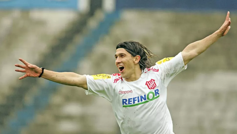 HOMBRE CLAVE. En la sexta fecha de la temporada 2007/08, Juan José Morales marcó un hat-trick en el 4-1 sobre Almagro. Fue un pilar de ese equipo que ascendió meses después.