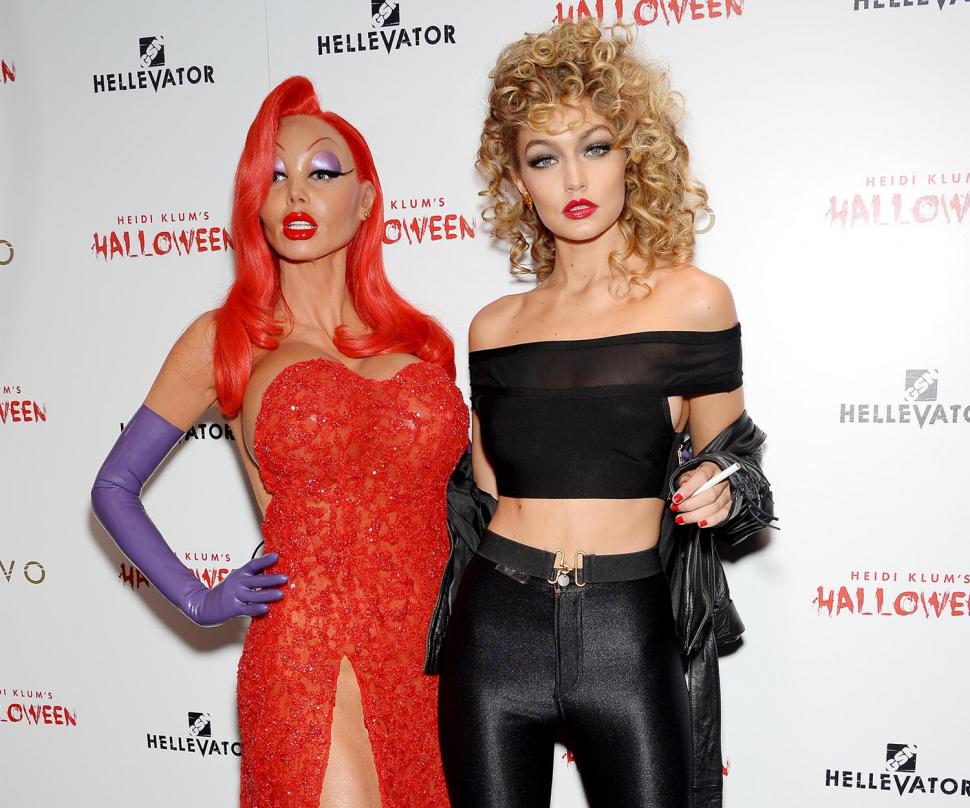 Heidi Klum y Gigi Hadid como Jessica Rabitt y Sandy de 'Grease'