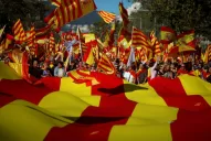 Al grito de “Cataluña es España”, opositores a la independencia coparon calles de Barcelona