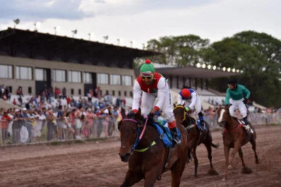 Sidney Beach confirmó su evolución y venció a Dame Cartas en clásico “Polla de Potrancas”