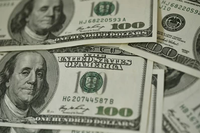 El dólar subió a $ 17,96, pero en los principales bancos extranjeros cerró en $ 18