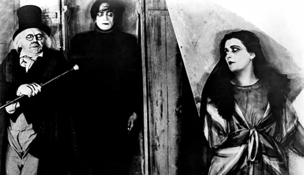 EL GABINETE DEL DR. CALIGARI. La película fue un éxito en la provincia por sus novedosas escenografías y una trama atrapante. Estrenada en 1922. 