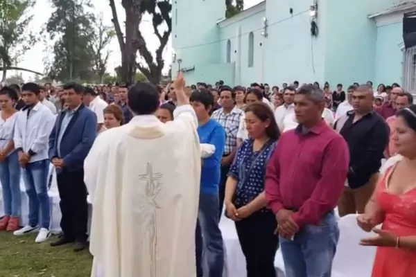 Masivo casamiento en Santa Ana: 80 parejas dieron el sí