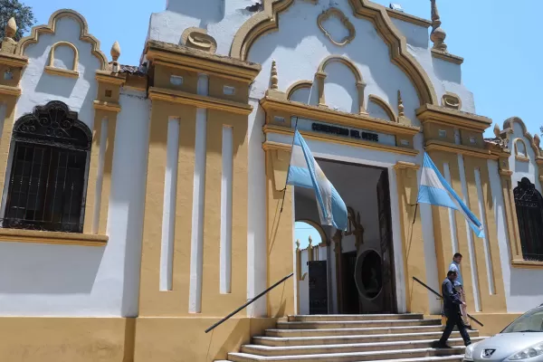 ¿Vas al cementerio hoy? Estos son los horarios para las visitas y los oficios religiosos