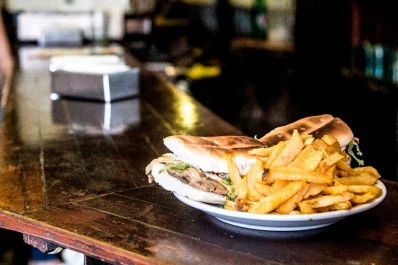 De la milanga al vegetariano: cuatro apretados tucumanos para celebrar el Día Mundial de Sándwich