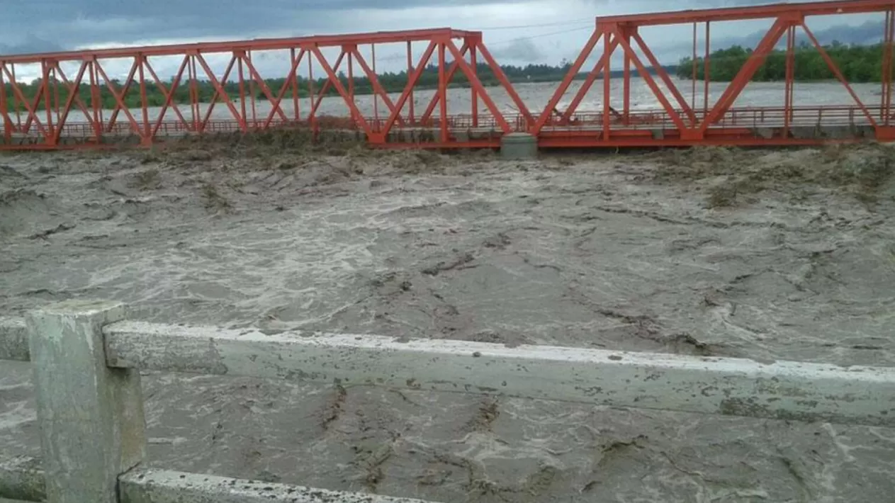 TIEMPO ATRÁS. El río Gastona, desbordado en 2016. ARCHIVO