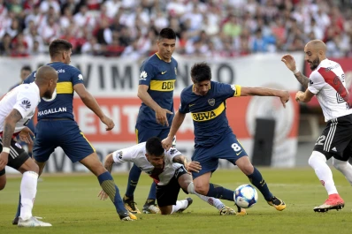 Todos los números y los detalles de un Superclásico tan polémico como emotivo