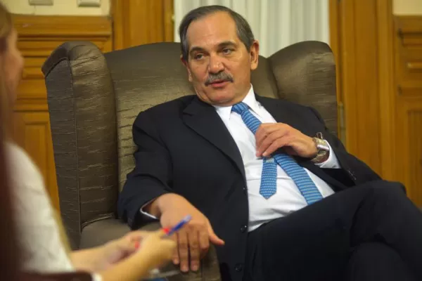 Alperovich fue el gobernador de Tucumán con más beneficios en relación a presupuesto y coparticipación