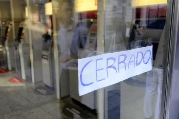 Por el Día del Bancario, hoy no atenderán los bancos