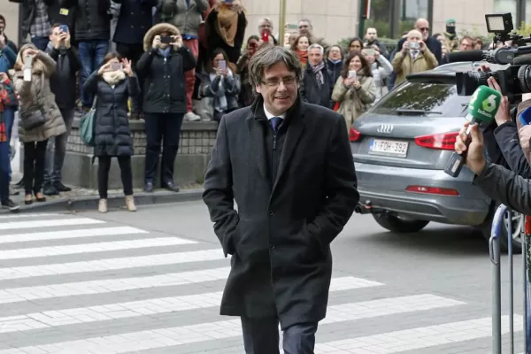 Carles Puigdemont y sus ex consejeros fueron liberados por la justicia belga