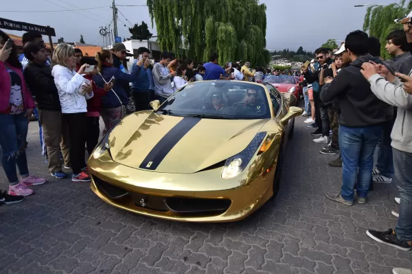 Mirá las mejores fotos del desfile de Ferraris en Tafí del Valle