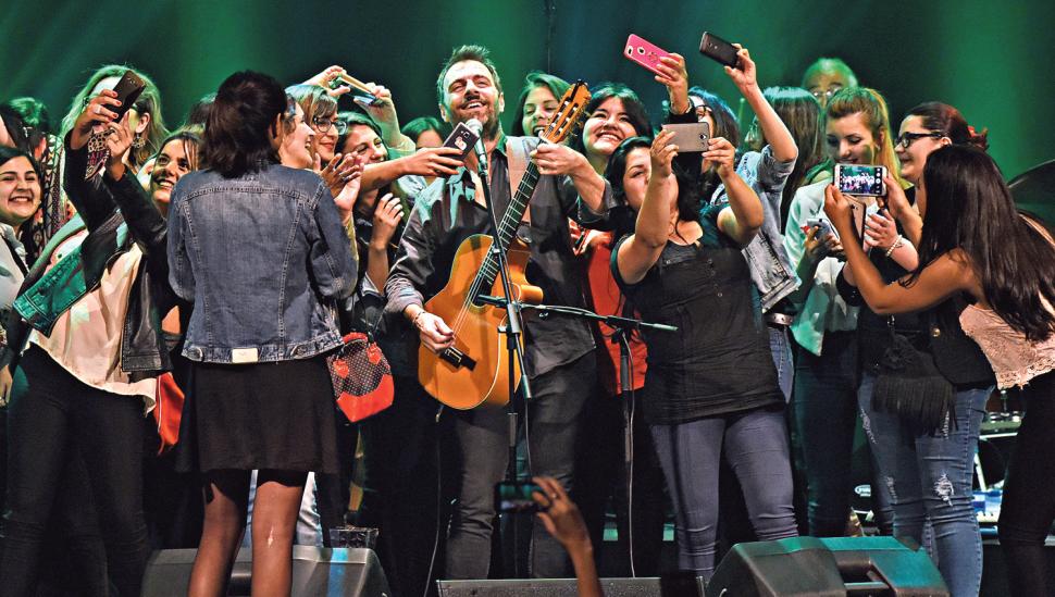 “Confundidas” bailaron en el escenario con Kevin