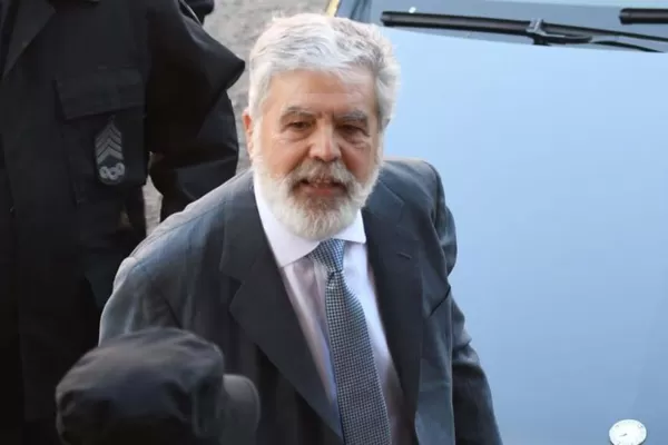 En una carta, Julio De Vido apuntó contra José Luis Gioja y lo trató de ortiva