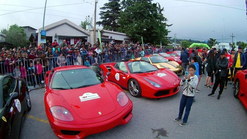 Los Ferraris pasearon su lujo y su potencia en Tafí del Valle