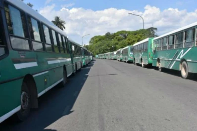 Se levantó el paro de las líneas 4 y 102, y los colectivos volvieron a circular