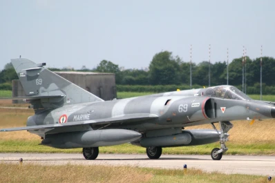 Argentina le compró a Francia cinco aviones de guerra