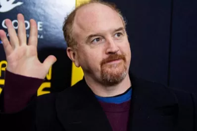El actor Louis C.K. fue denunciado por abuso y suspendieron el estreno de su última película