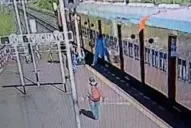 Video: así cae del tren la estudiante de Medicina que había sufrido un asalto