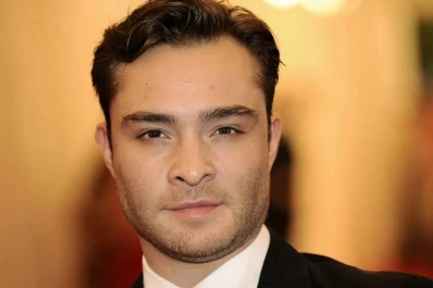 La BBC cancela un programa en el que participaba un actor de Gossip Girl, tras ser acusado de violación