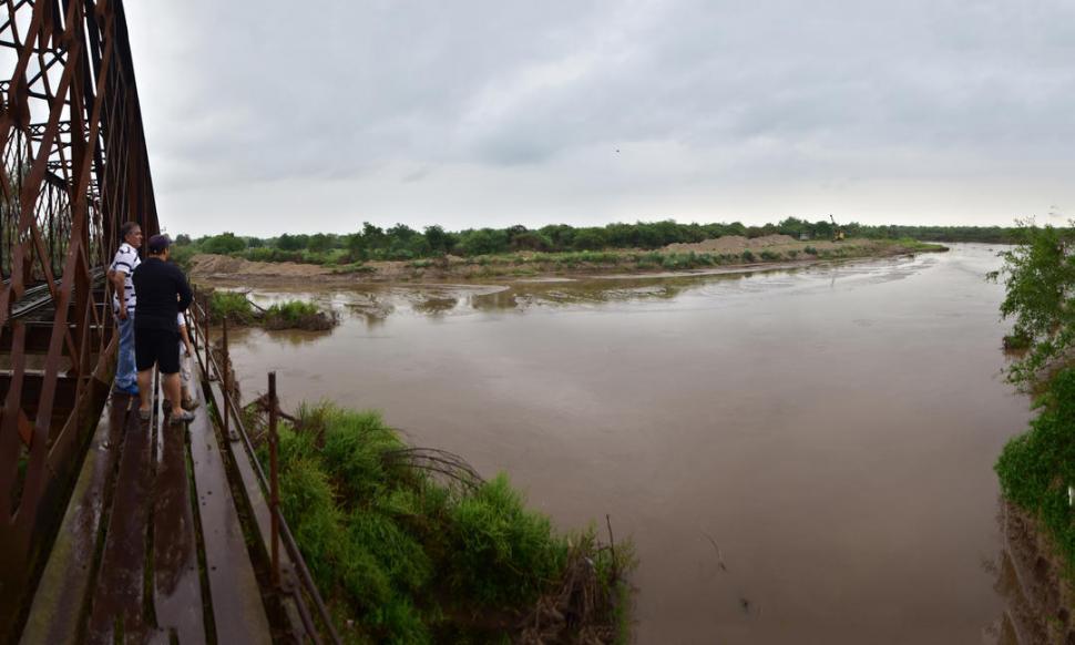 Cruzan acusaciones por la falta de avance de obras en el sur