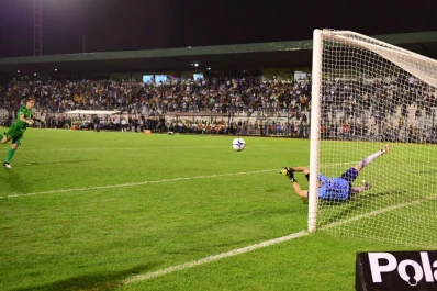 Para verlo una y otra vez: los penales que llevaron a Atlético a la final, desde atrás del arco