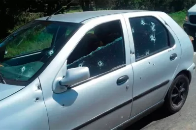 Masacraron a tres jóvenes en un presunto ajuste de cuentas: el auto recibió 20 balazos