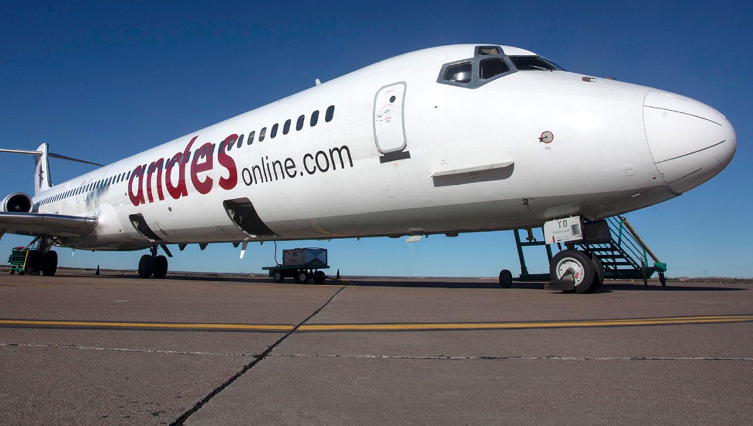 ANDES. Uno de los aviones de la empresa que operará desde Tucumán. FOTO TOMADA DE ANDES LÍNEAS ÁREAS