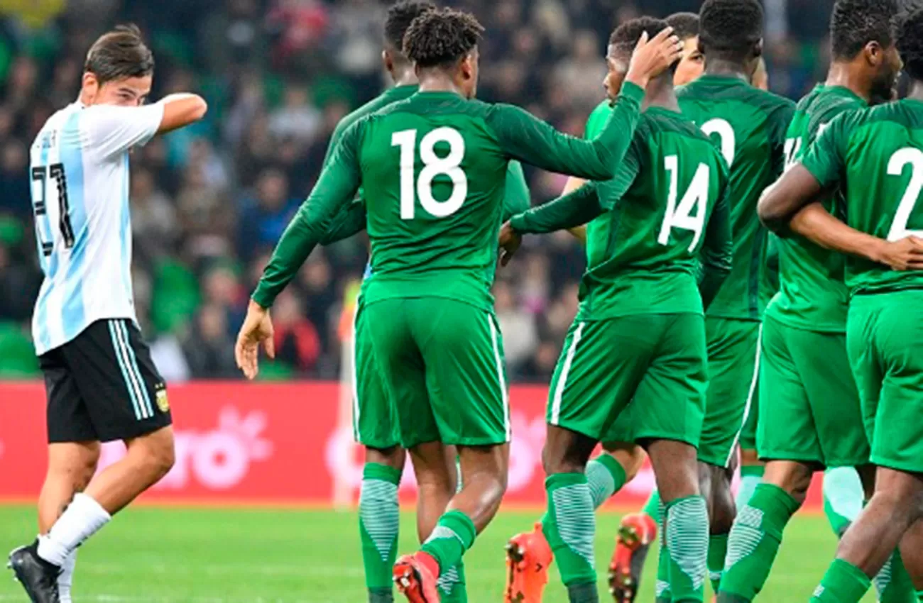 NO PUDO SER. Nigeria le dio vuelta el partido a la Selección Argentina. (INFOBAE)