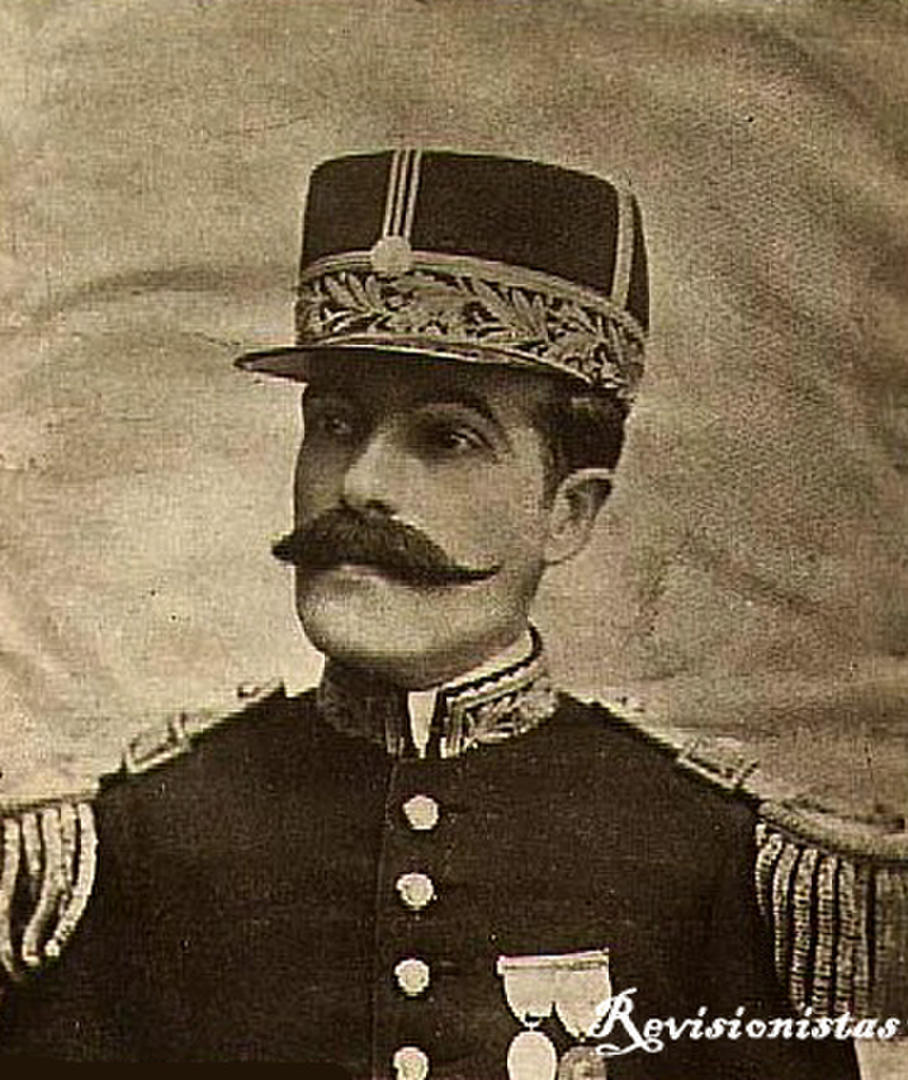GENERAL ALBERTO CAPDEVILA. Jefe del Estado Mayor del Ejército, que condujo la revista final de Arcadia.