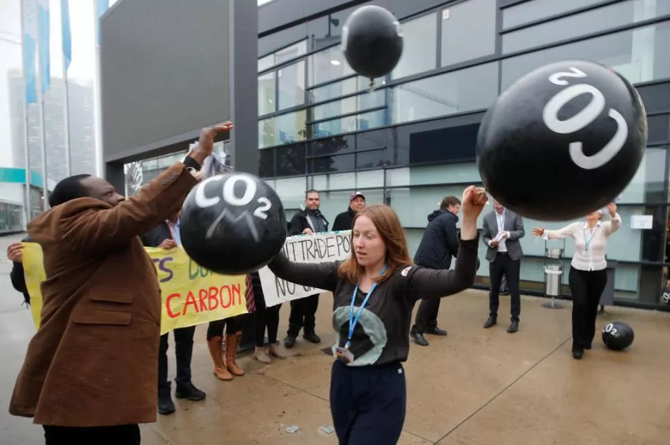 CONTRA EL DIÓXIDO DE CARBONO. Una de las protestas en Bonn. reuters 