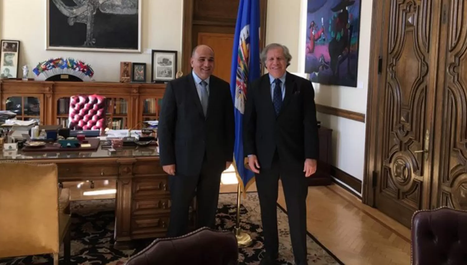 EN WASHINGTON. El gobernador, Juan Manzur, y el titular de la OEA, Luis Almagro. FOTO TOMADA DE COMUNICACIONTUCUMAN.GOB.AR