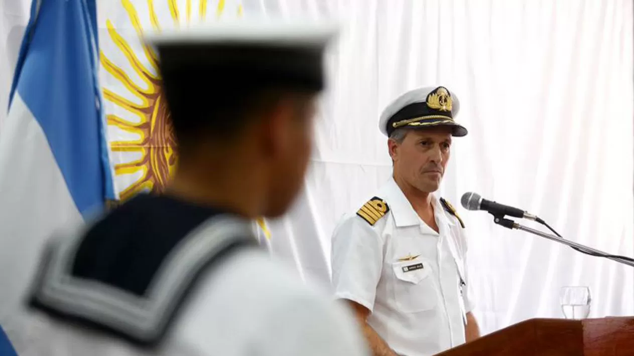 ENRIQUE BALBI. El vocero de la Armada, habla ante la prensa. FOTO TOMADA DE LA NACIÓN