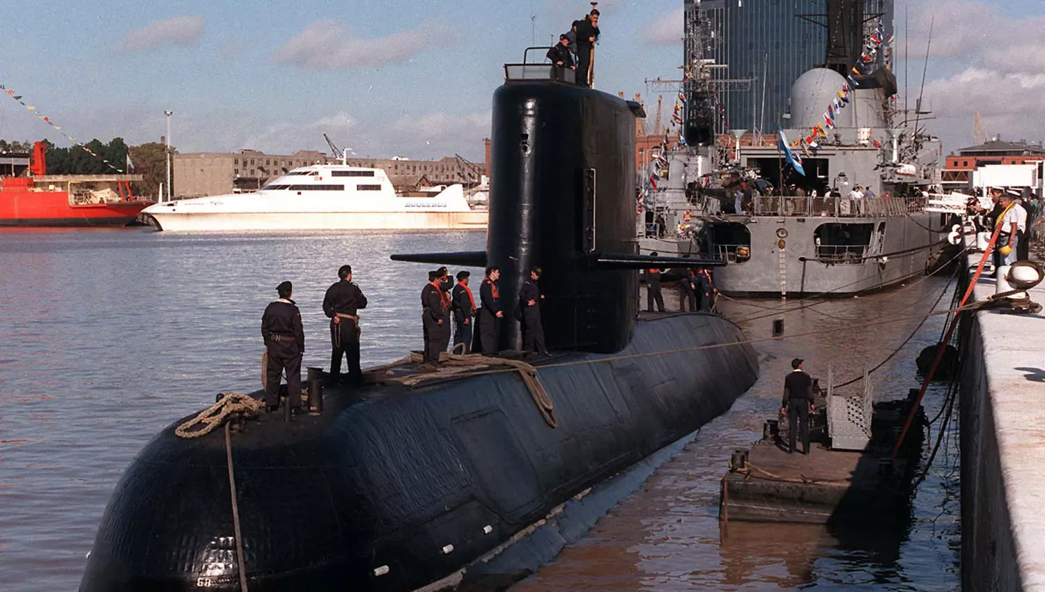ARA SAN JUAN. El submarino argentino desaparecido. DYN