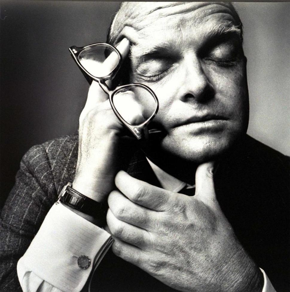 EL RETRATO. Truman Capote en 1965, fotografiado por Irving Penn. Un año después publicó A sangre fría. s3.amazonaws.com