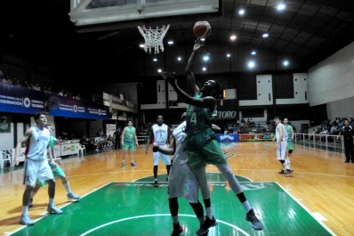 Mitre suma tres triunfos en fila