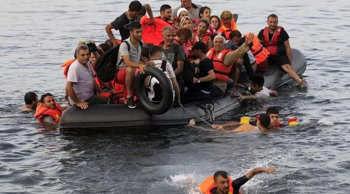 Refugiados en el mar Mediterráneo. FOTO TOMADA DE noticiasdenavarra.com