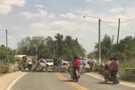 Un piquete por falta de agua tiene a maltraer a vecinos que circulan por el Camino del Perú
