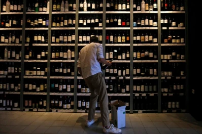 Se derrumbó el consumo de vino, pero subió el de cervezas