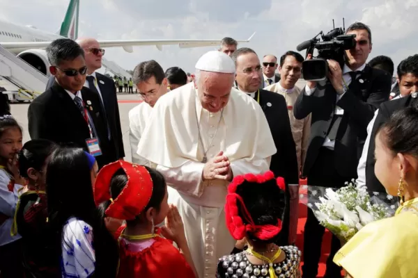 Una crisis humanitaria tiñe la visita del Papa a Myanmar