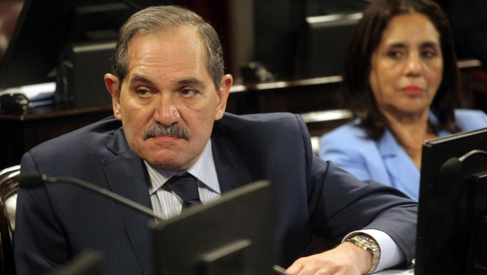 Citan a Alperovich como testigo en el caso Lebbos