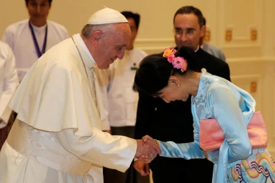 El Papa instó a una paz con tolerancia y respeto en Myanmar