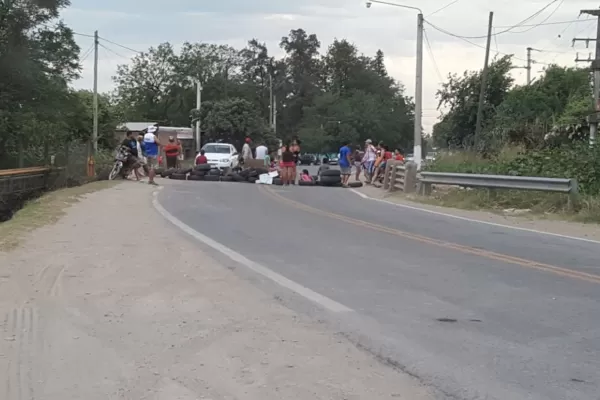 Crece la tensión entre vecinos por el piquete en el Camino del Perú