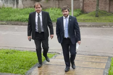 Dos ediles peronistas se aliaron a los tres concejales camperistas