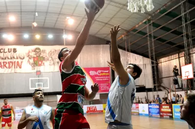 Por la vuelta al triunfo, Alberdi recibe a Hindú Club en Villa Alem