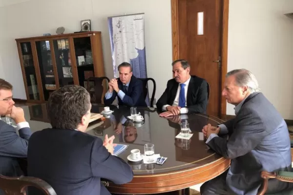 Alperovich y Pichetto se reunieron con dos ministros de Macri por el bioetanol