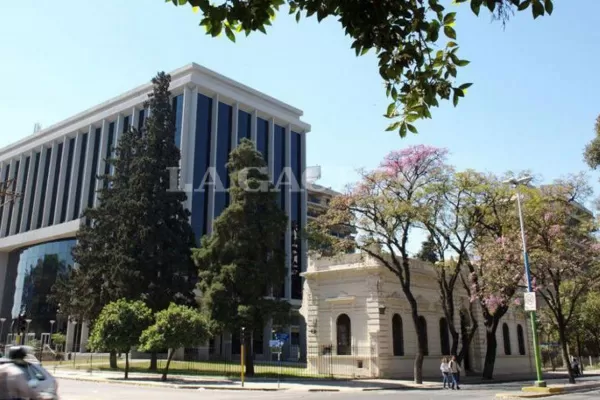 Radicales piden que se hagan obras con el ahorro de la Cámara