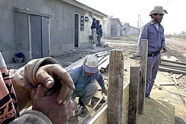 La obra pública, clave en la suba de la construcción