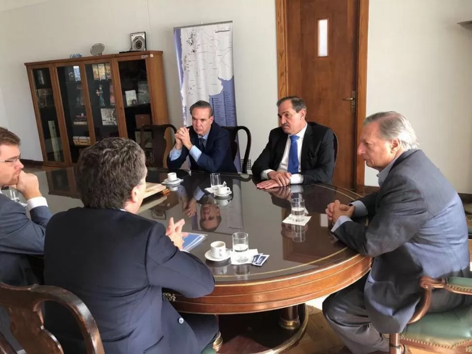 INTERLOCUTORES. Los senadores Alperovich y Pichetto se entrevistaron ayer con los ministros Dujovne y Aranguren. prensa jose alperovich